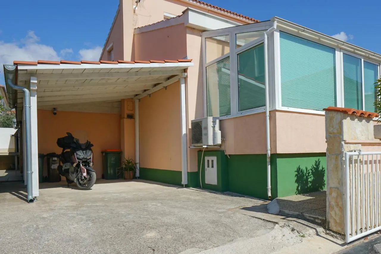Villa Sanda With Private Pool Zadar