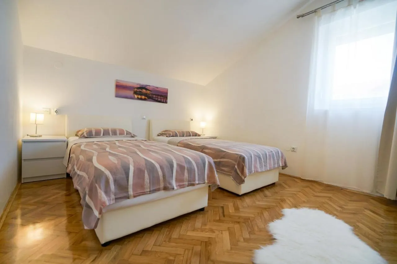 Villa Sanda With Private Pool Zadar