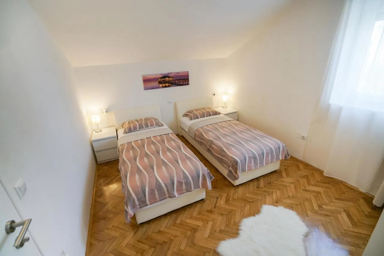 Villa Sanda With Private Pool Zadar