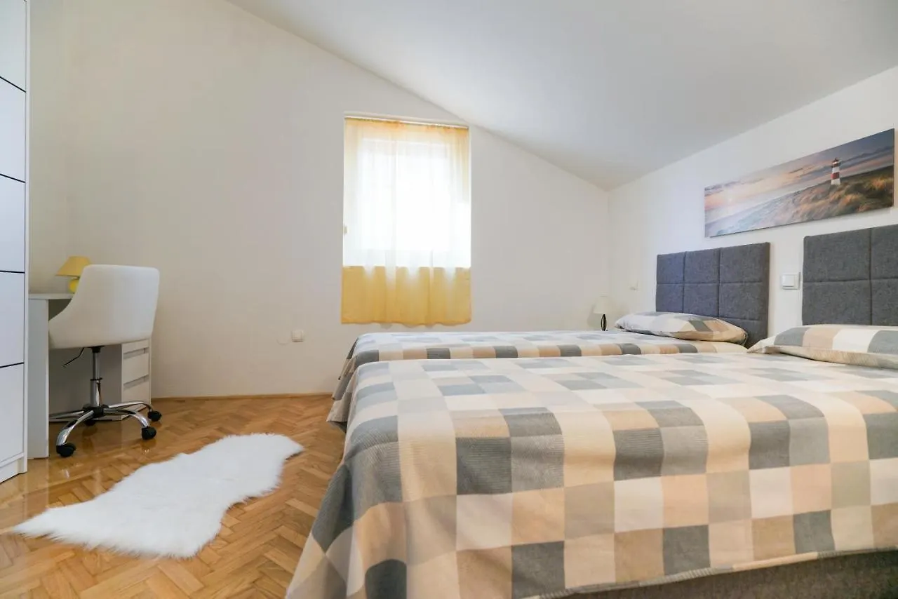 Villa Sanda With Private Pool Zadar